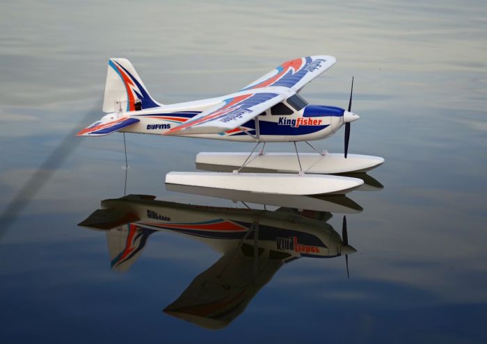FMS KINGFISHER TRAINER PNP + FLOATS